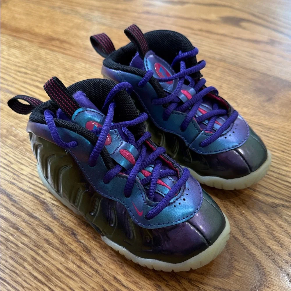 Nike Little Posite One 2018 Iridescent Purple Sneakers/Shoes. Size 6C.
